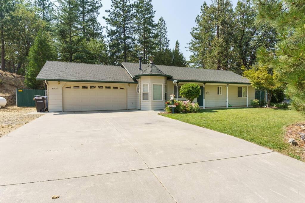 Acorn House - Charming House In Green Heaven With Pool Table With Lovely Backyard Oakhurst Exteriör bild