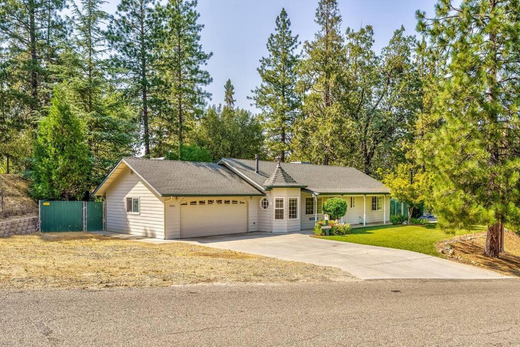 Acorn House - Charming House In Green Heaven With Pool Table With Lovely Backyard Oakhurst Exteriör bild