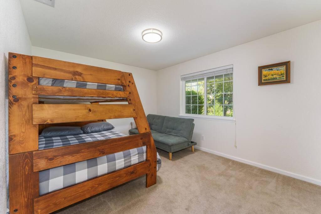 Acorn House - Charming House In Green Heaven With Pool Table With Lovely Backyard Oakhurst Exteriör bild