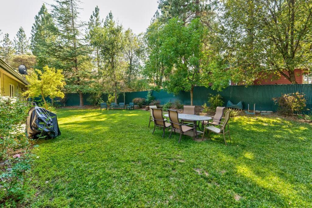 Acorn House - Charming House In Green Heaven With Pool Table With Lovely Backyard Oakhurst Exteriör bild