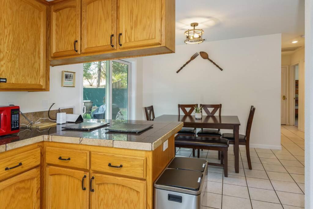 Acorn House - Charming House In Green Heaven With Pool Table With Lovely Backyard Oakhurst Exteriör bild
