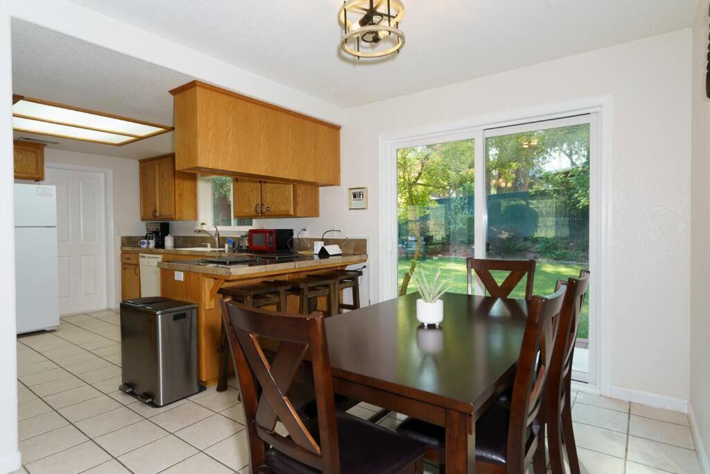 Acorn House - Charming House In Green Heaven With Pool Table With Lovely Backyard Oakhurst Exteriör bild